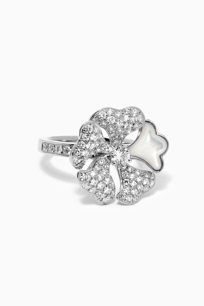 

Bloom Mother of Pearl Diamond Ring in 18kt White Gold