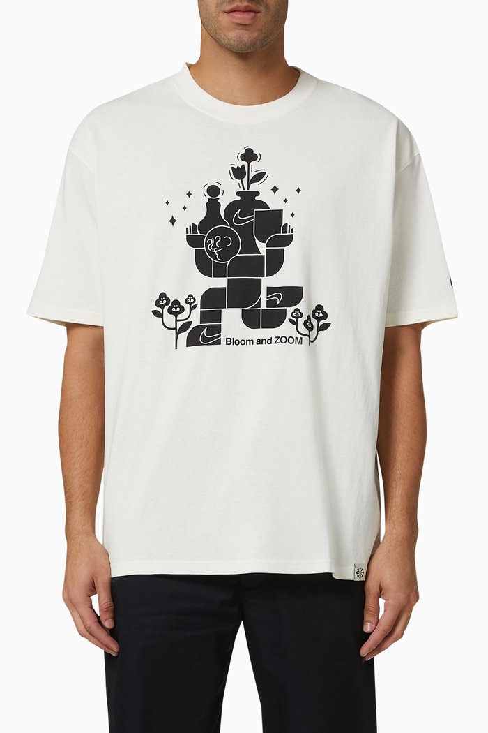 

Nike Sportswear Graphic Print T-shirt in Organic Cotton, White