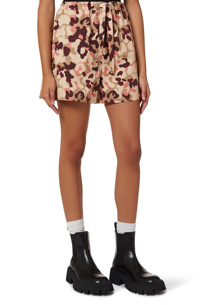 

Camo Print Shorts in Cotton, Pink