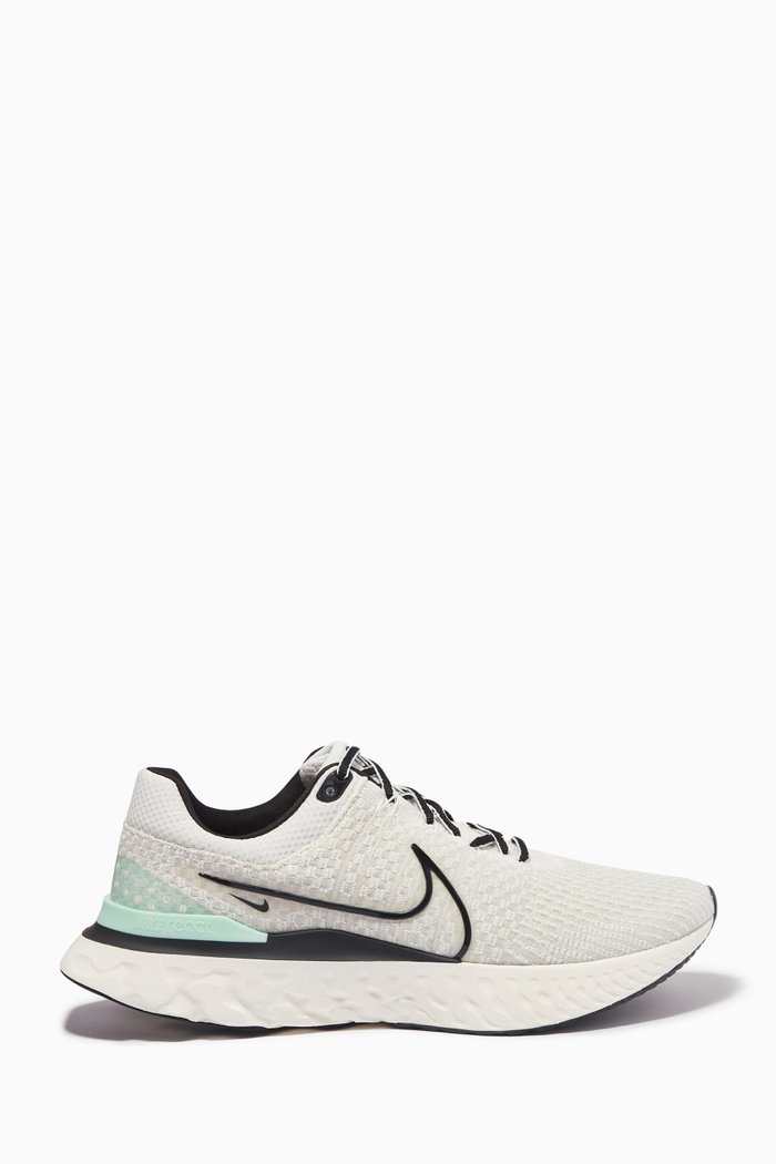 

React Infinity Run Flyknit 3 Sneakers in Flyknit Textile, Neutral