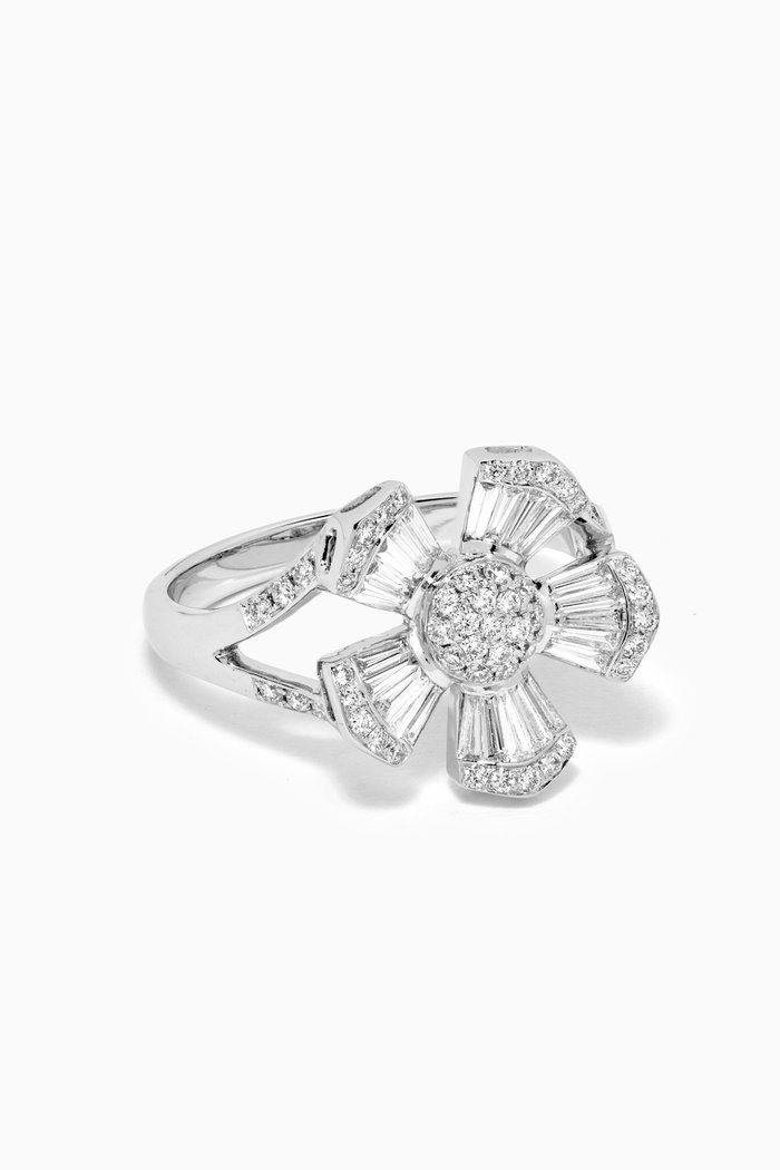 

Fleur Large Diamond Ring in 18kt White Gold, Silver