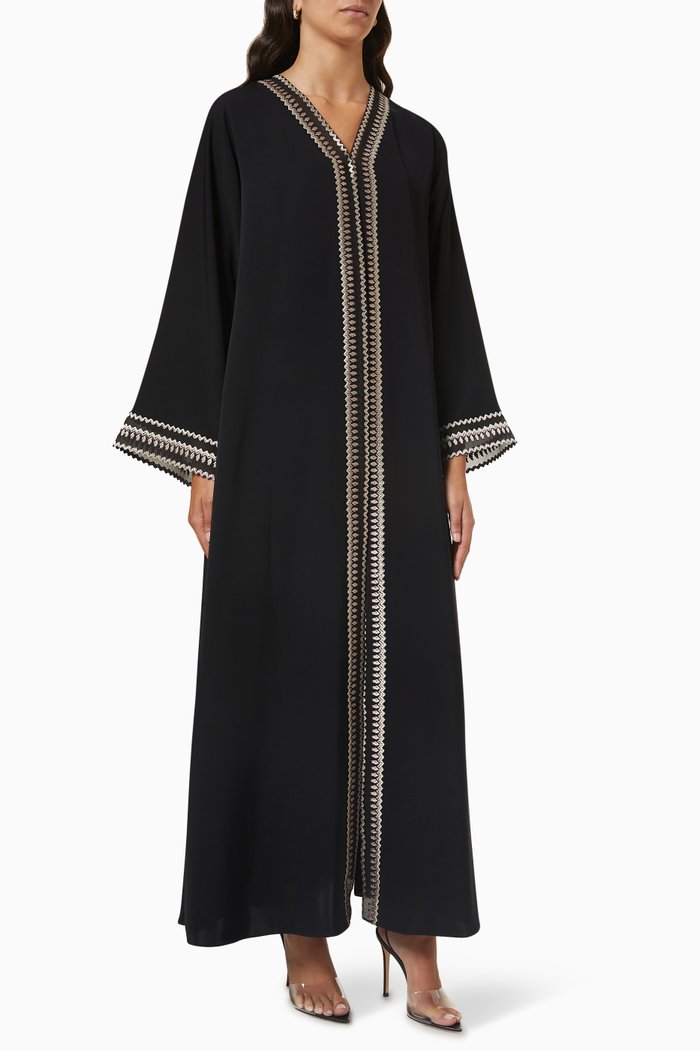 

Signature Embroidered Abaya in Crepe, Black