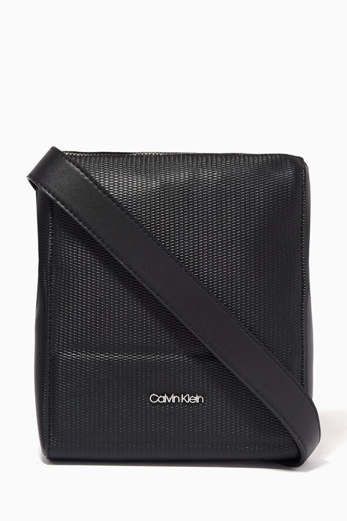 

Crossbody Bag in Recycled Faux Leather, Black