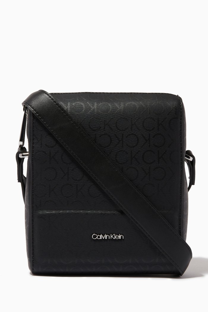 

Minimalism Mono Crossbody Bag in Recycled PU, Black