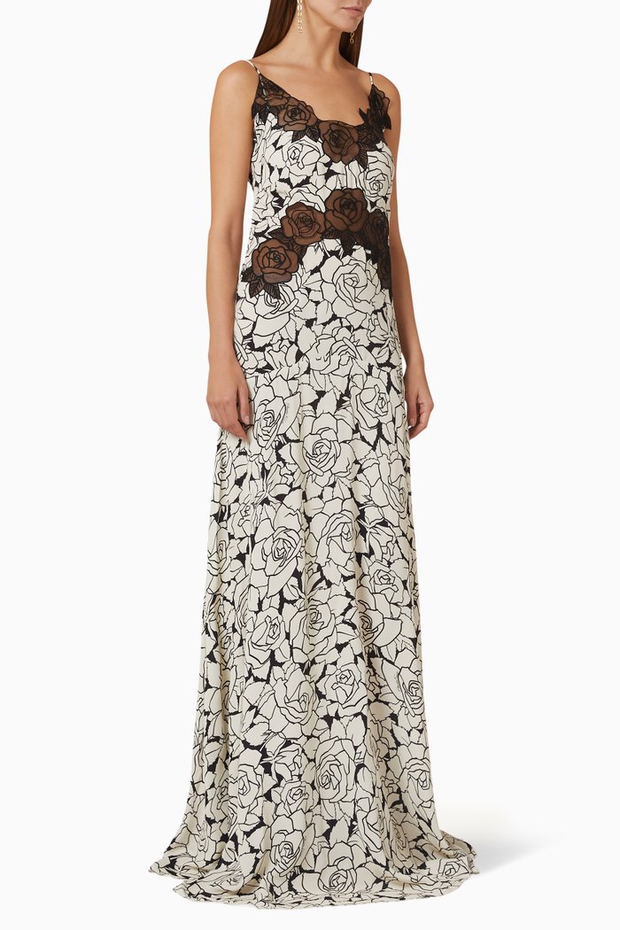 

Red Carpet Gown in Lace, Neutral