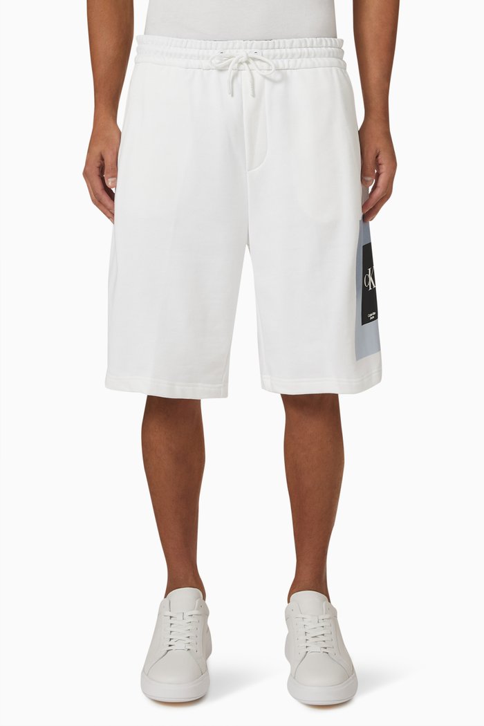

Logo Shorts in Fleece, White