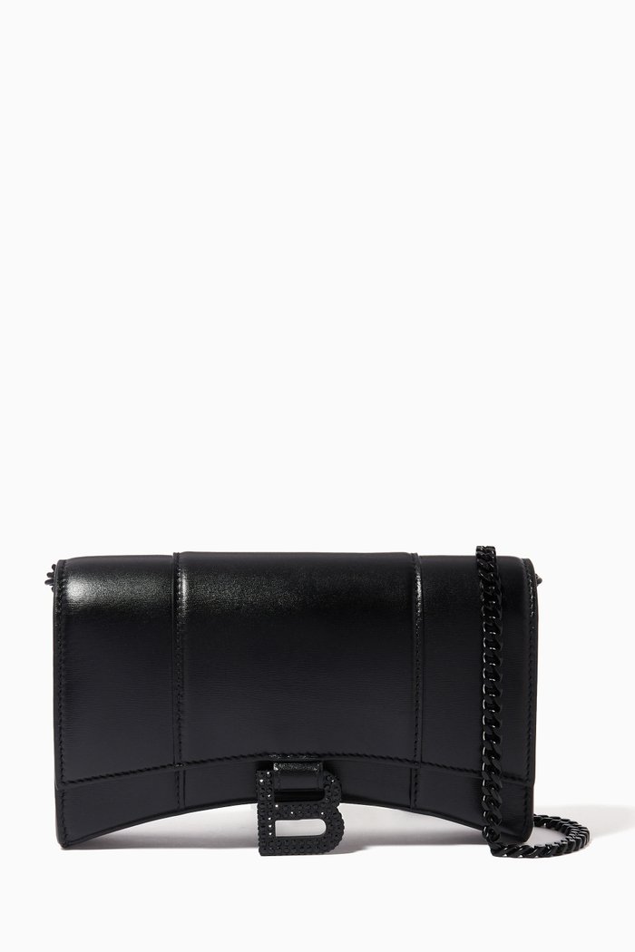 

Hourglass Wallet on Chain in Shiny Calfskin, Black