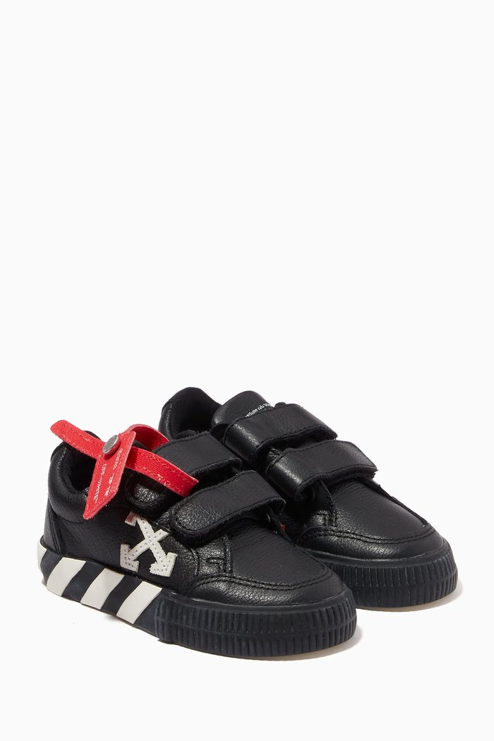 

Velcro Vulcanized Low-top Sneakers in Leather, Black