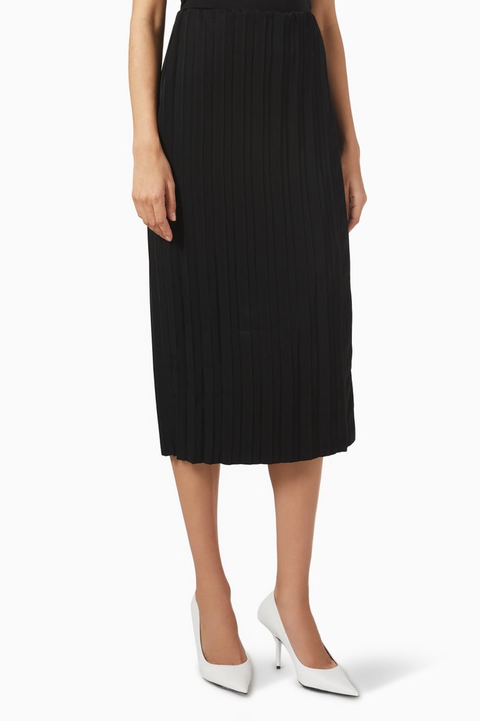 

Pleated Wrap Skirt in Crêpe, Black