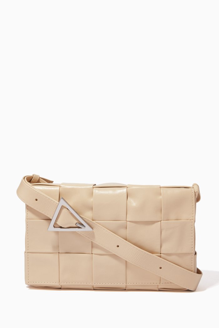 

Medium Cassette Crossbody Bag in Intrecciato Leather, Neutral