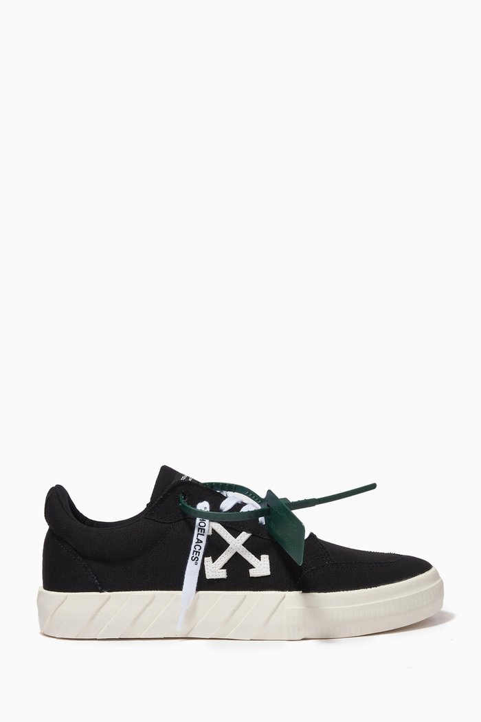 

Low Vulcanized Sneakers in Calf Leather, Black