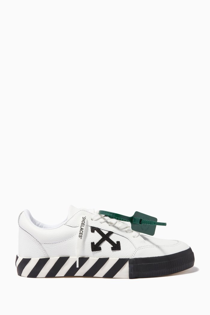 

Low Vulcanized Sneakers in Calf Leather, White