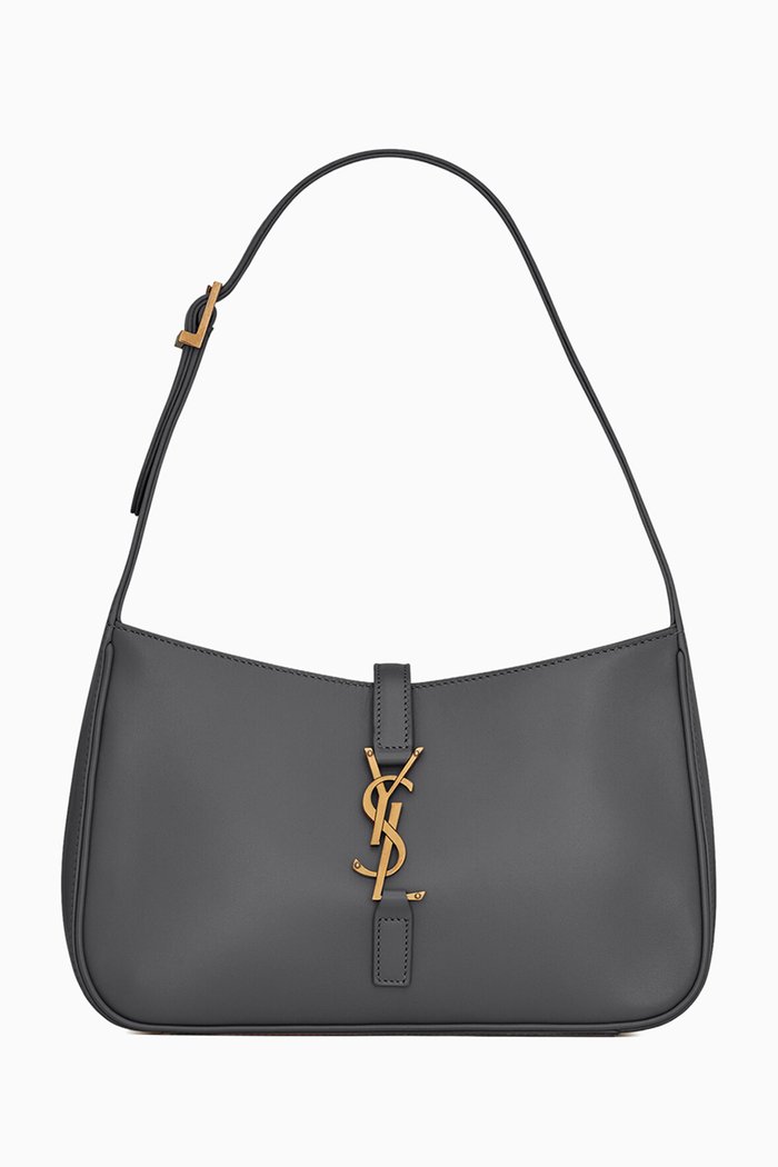 

Le 5 À 7 Hobo Bag in Smooth Leather, Grey