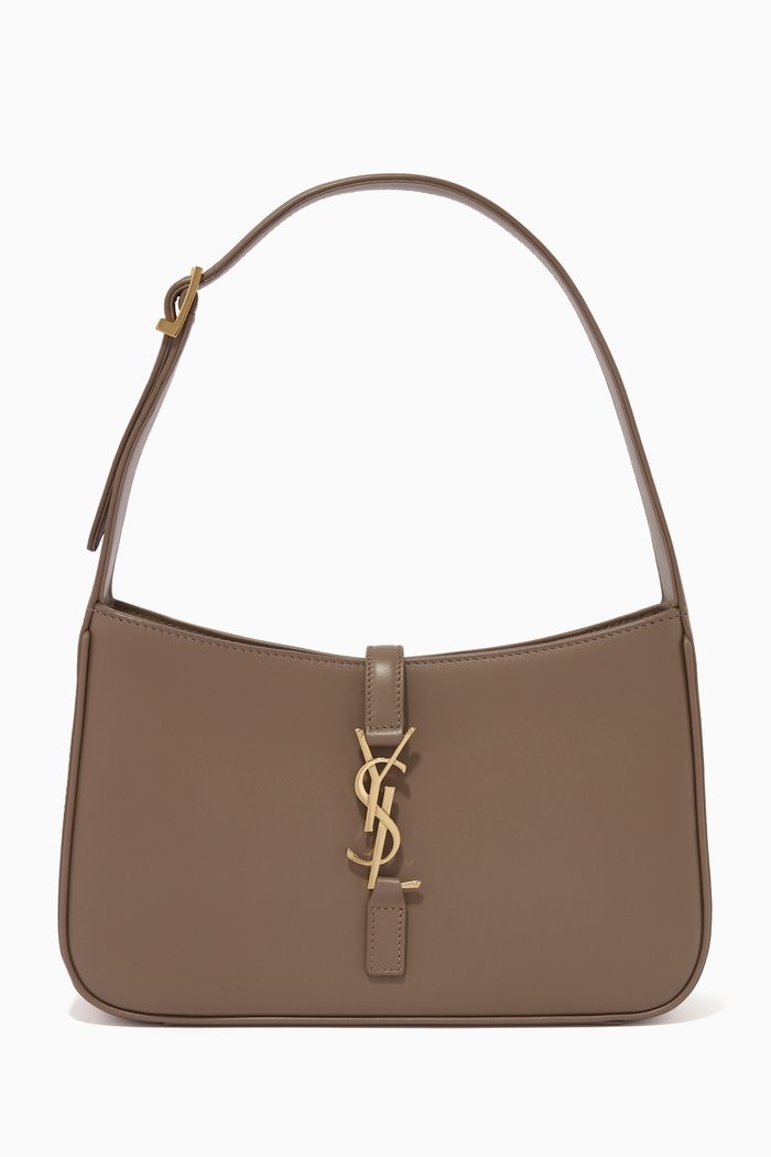 

Le 5 À 7 Hobo Bag in Smooth Leather, Brown