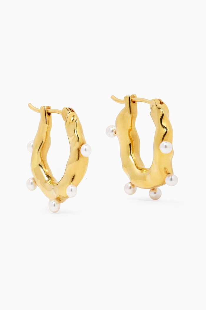 

Wave Pearl Hoops in 18kt Gold-plated Brass