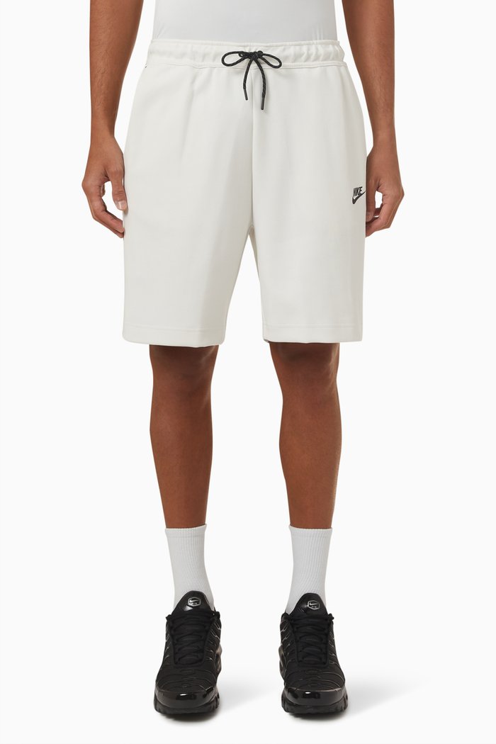 Sportswear Tech Shorts in Fleece, Neutral