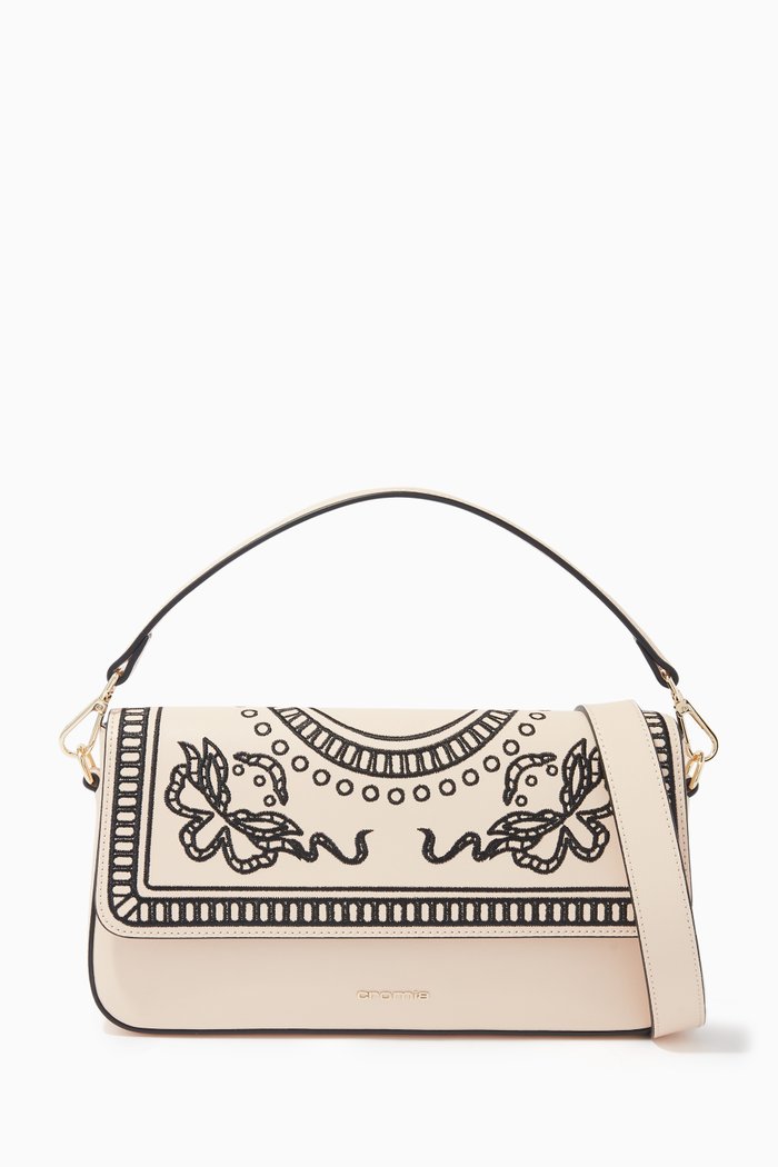 

Pretty Shoulder Bag in Calfskin, Neutral