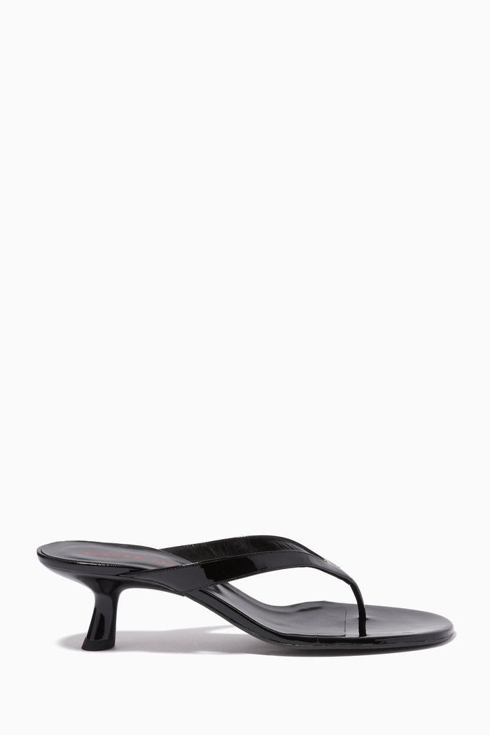 

Beep Thong Sandals in Patent Leather, Black