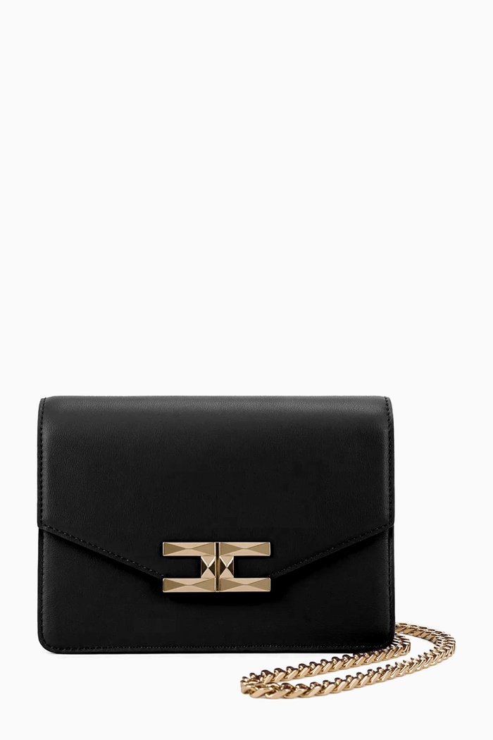 

Medium Wallet on Chain in Faux Leather, Black