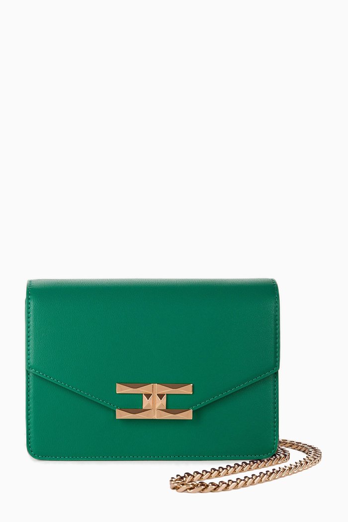 

Medium Wallet on Chain in Faux Leather, Green