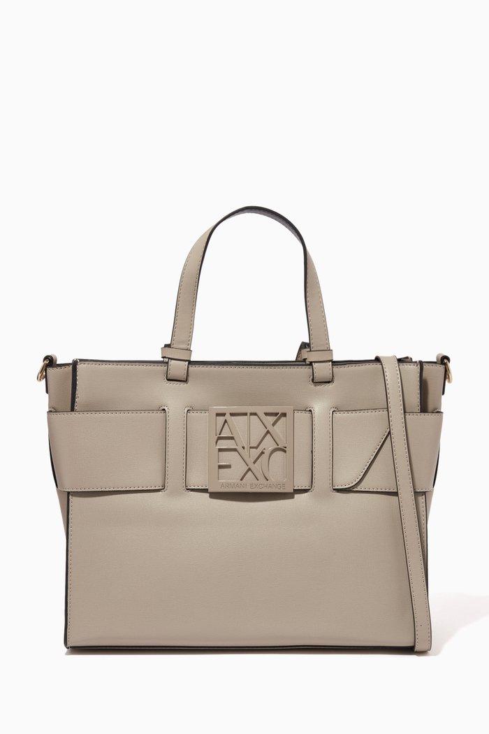 

Logo Plaque Big Tote Bag in Faux Leather, Neutral