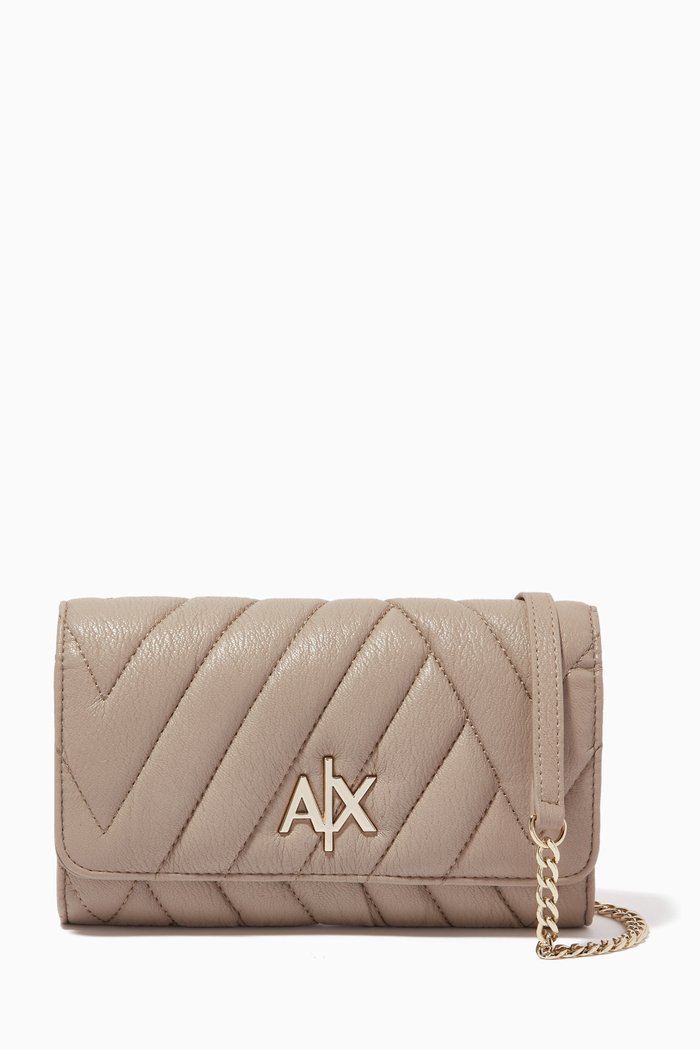 

Logo Plaque Wallet on Chain in Quilted Fabric, Neutral