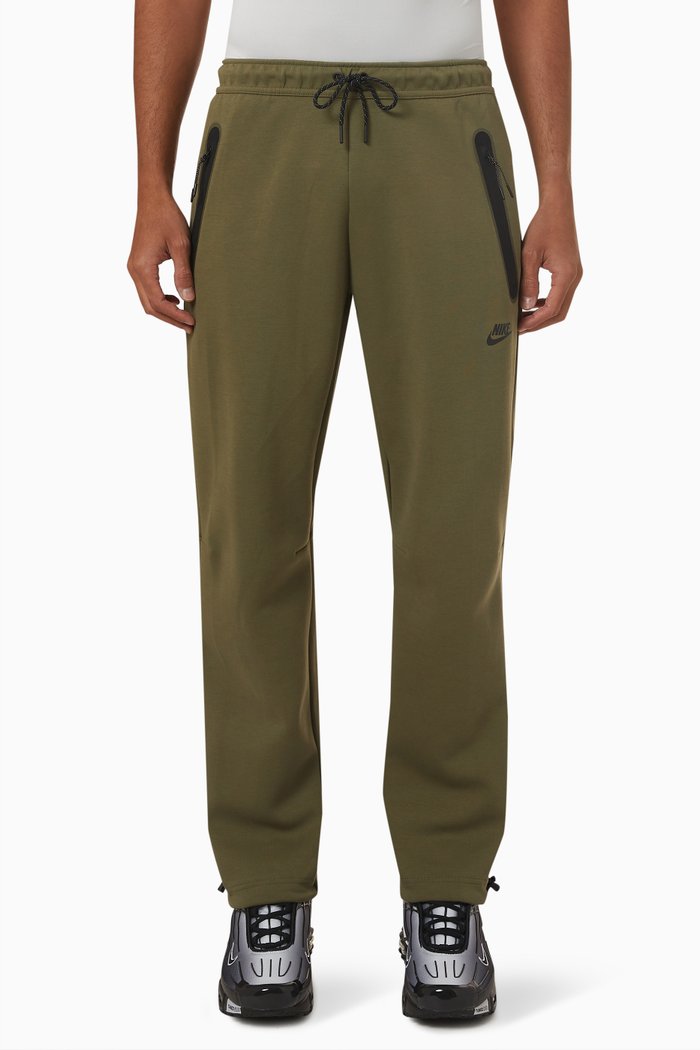 

Sportswear Tech Straight-leg Sweatpants in Fleece, Green