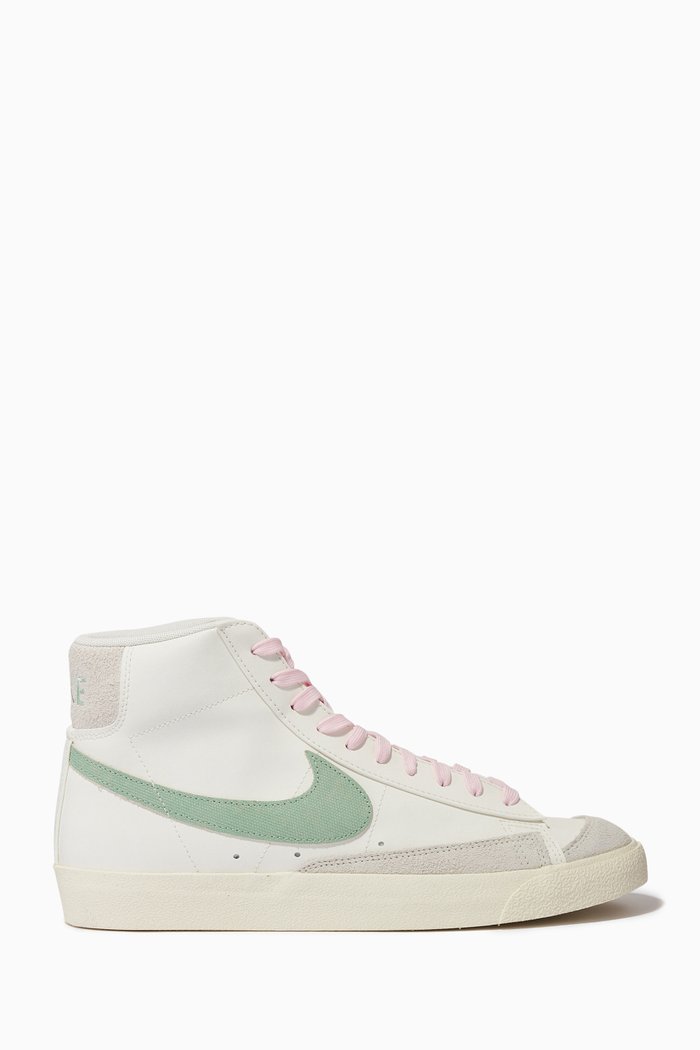 

Blazer Mid '77 PRM Sneakers in Suede, Neutral