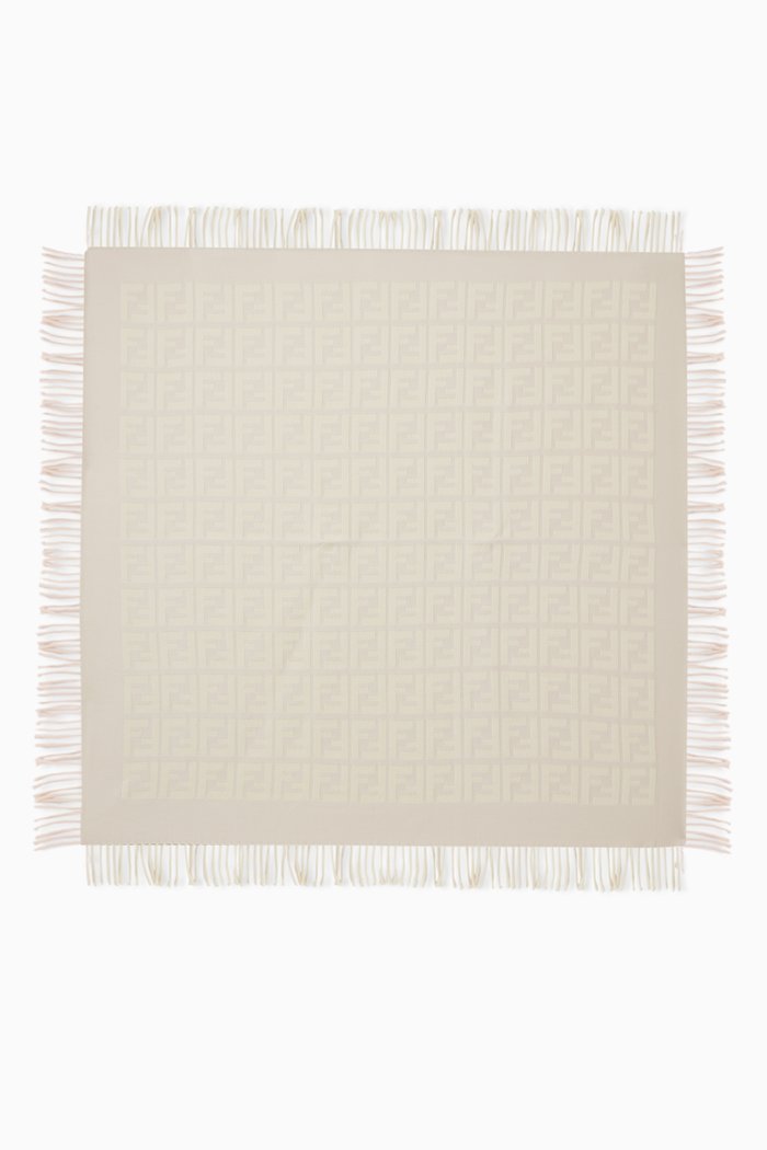 

Logo Tassel Blanket in Wool & Cashmere, Neutral