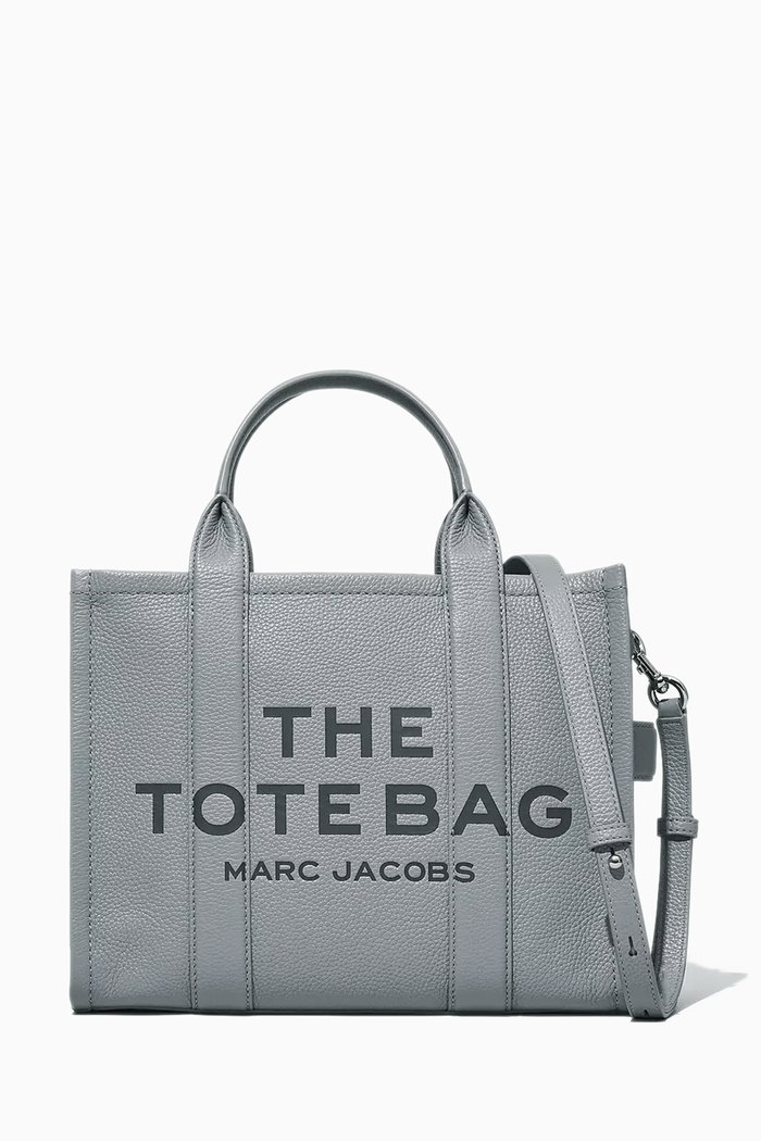 

The Medium Traveler Tote Bag in Cow Leather, Grey