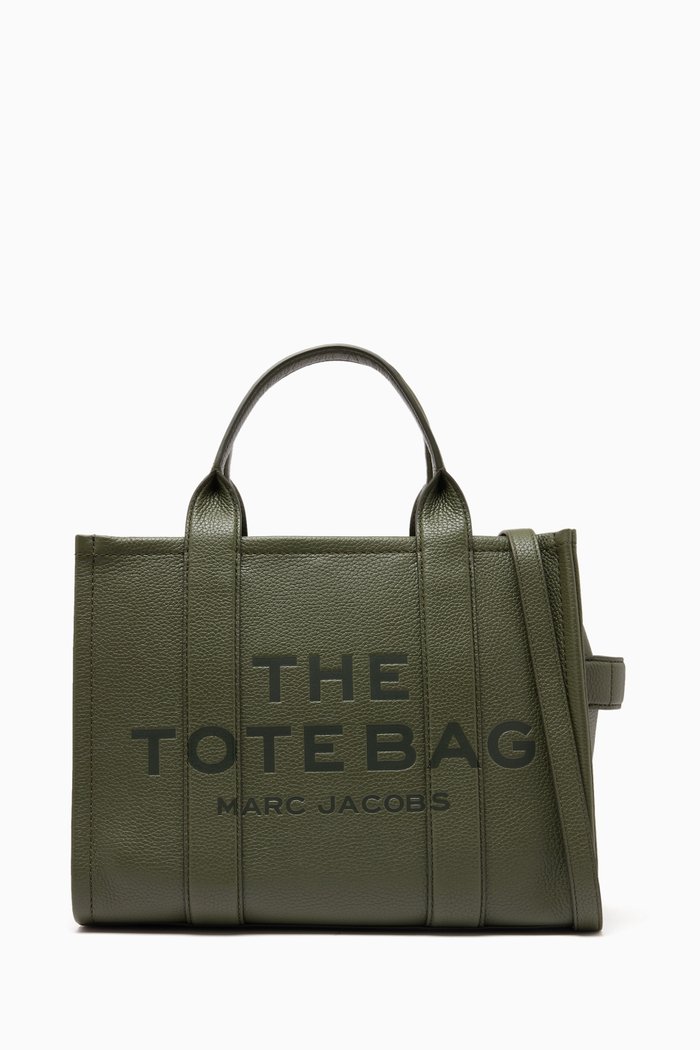 

The Medium Traveler Tote Bag in Cow Leather, Brown