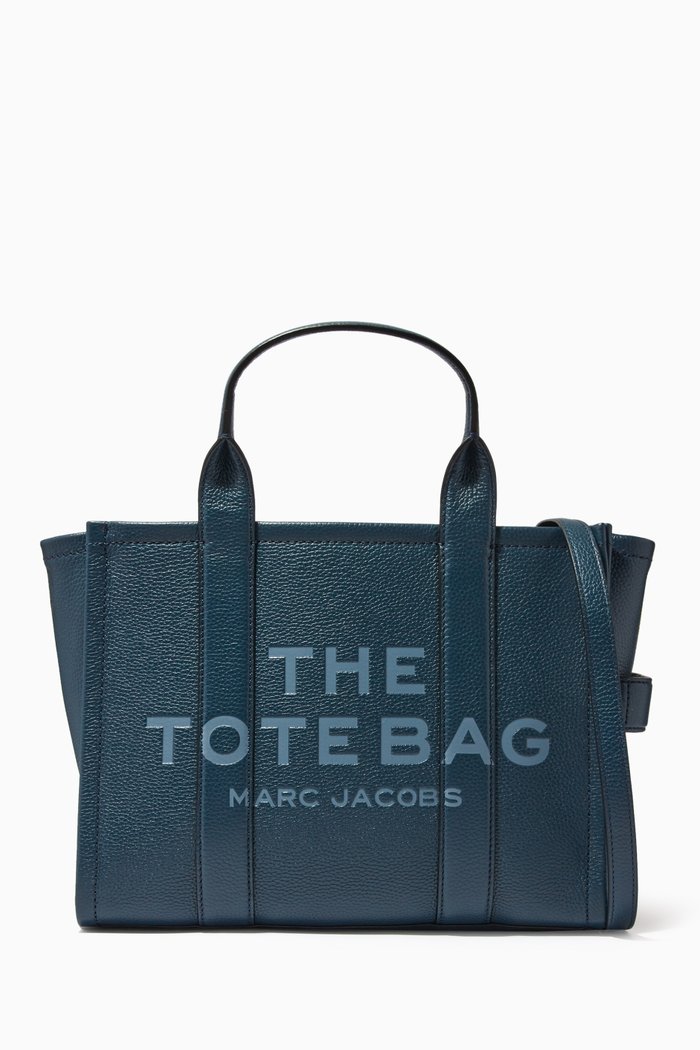 

The Medium Traveler Tote Bag in Cow Leather, Blue