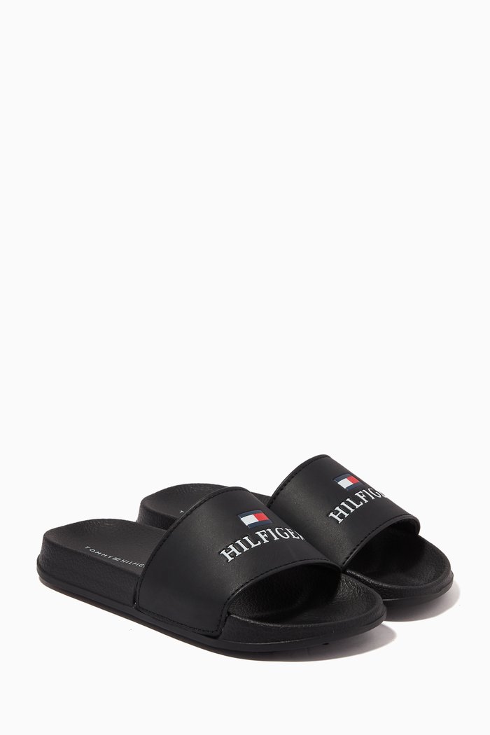 

Logo Slides in Textile, Black