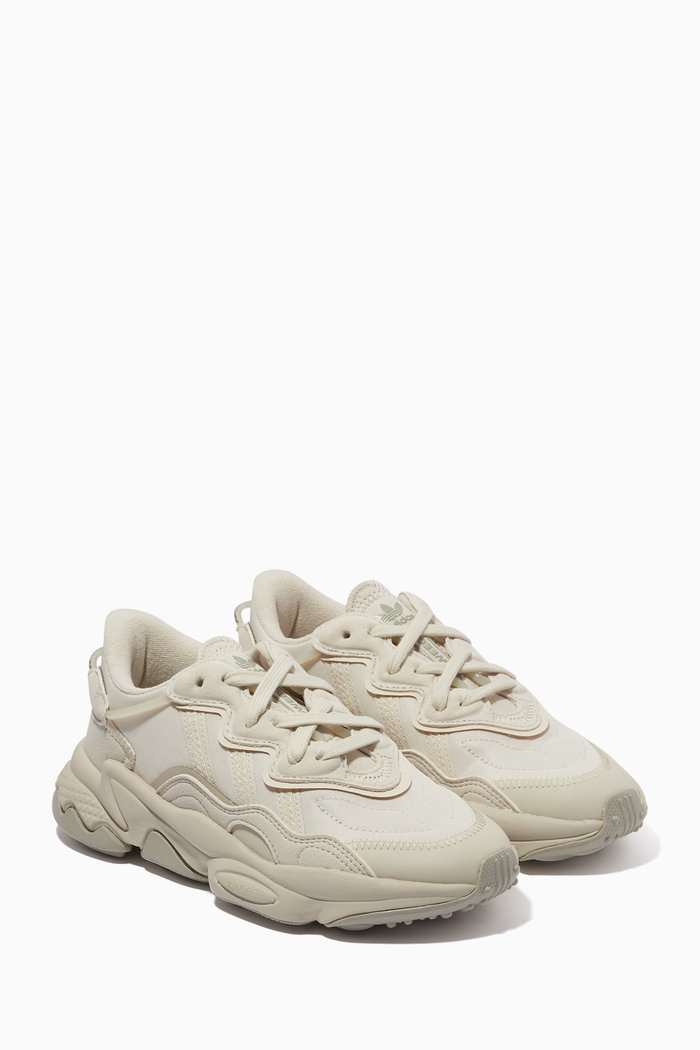 

Ozweego Sneakers in Suede, Neutral