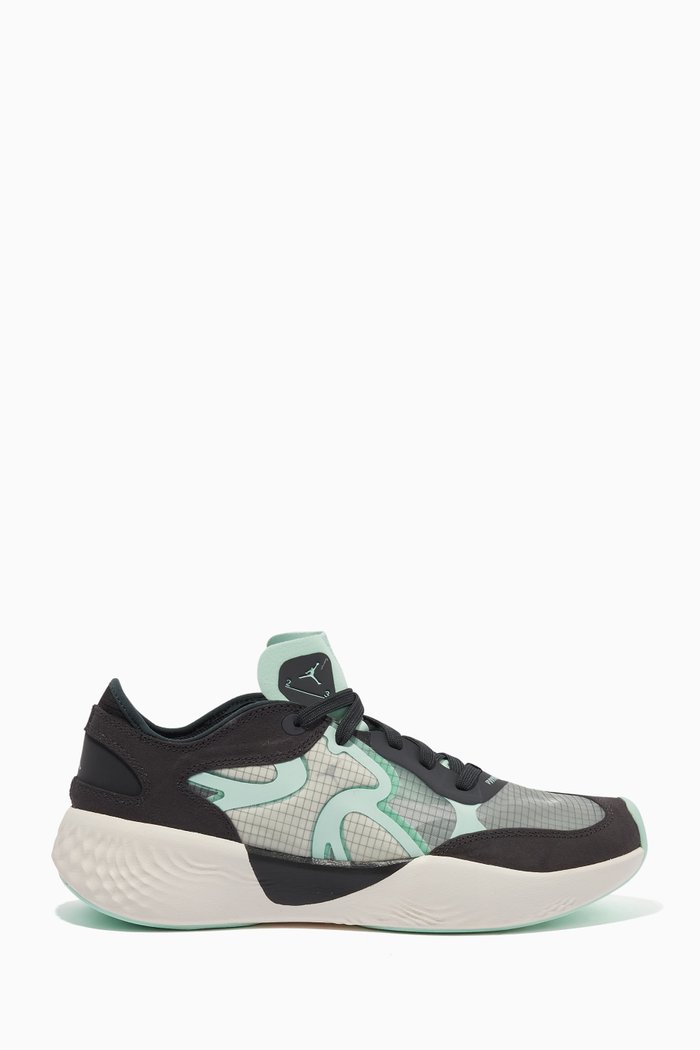 

Jordan Delta 3 Low Top Sneakers in Suede & Ripstop, Black