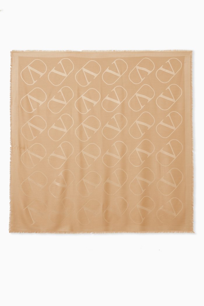

VLogo Signature Shawl in Silk & Wool Jacquard, Gold