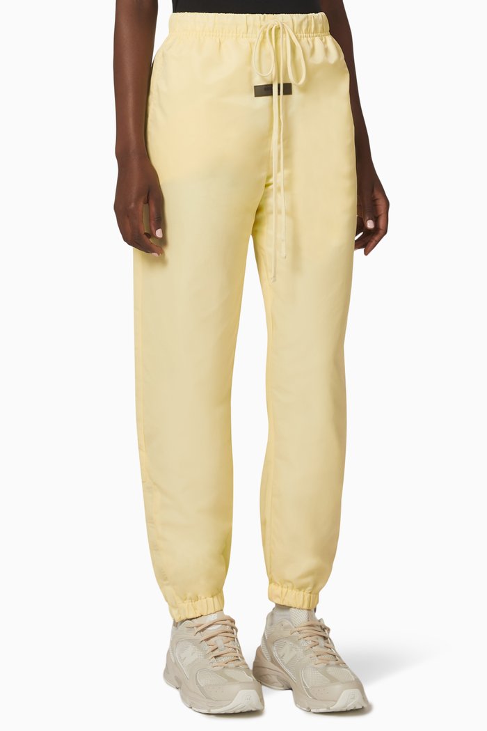 

Essentials Trackpants in Nylon, Neutral