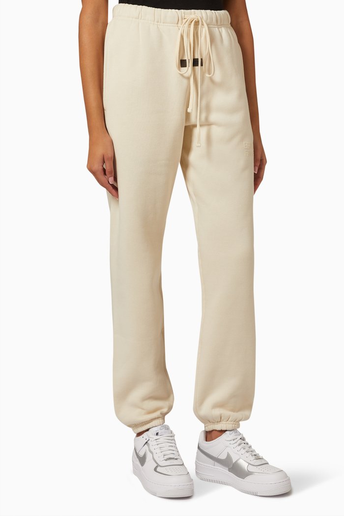 

Essentials Sweatpants in Fleece, Neutral