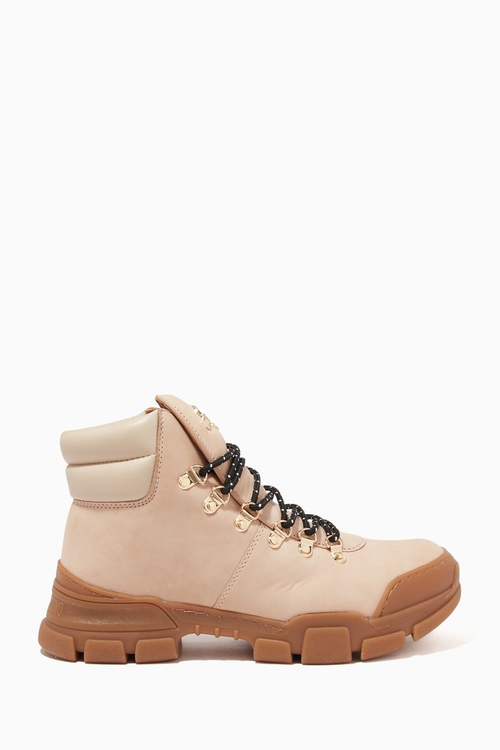

Trekk Chunky Boots in Suede, Neutral