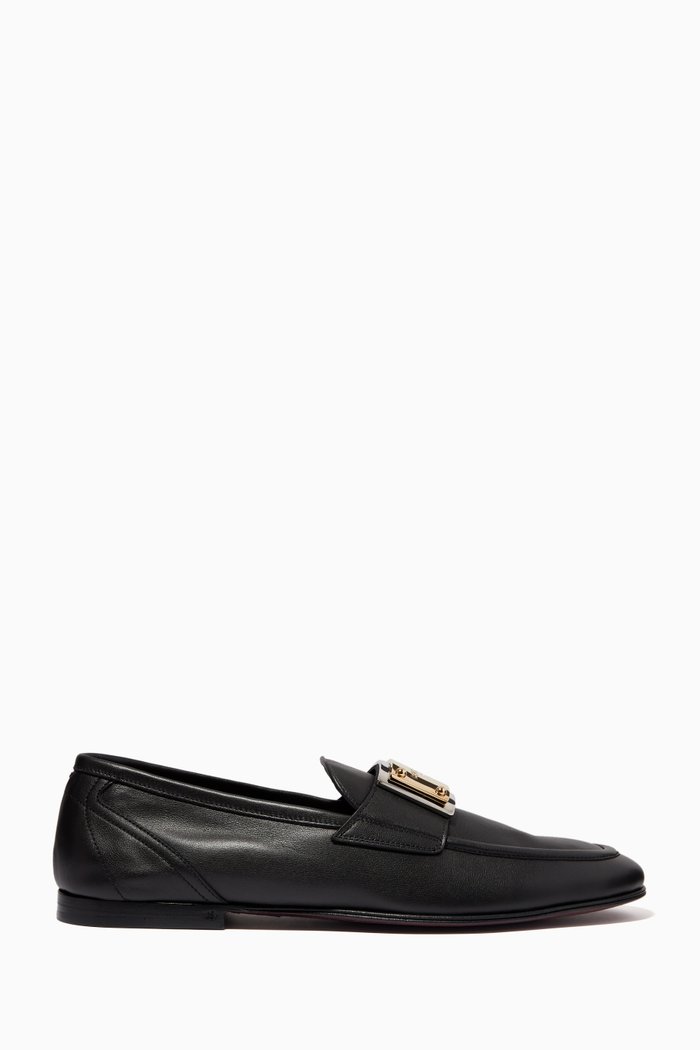 Logo Plaque Loafers in Calfskin, Black