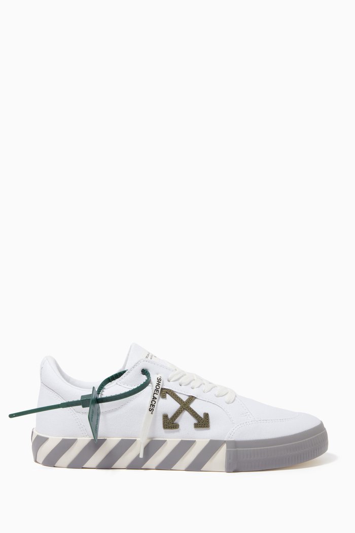 

Low Vulcanized Sneakers in Calf Leather, White