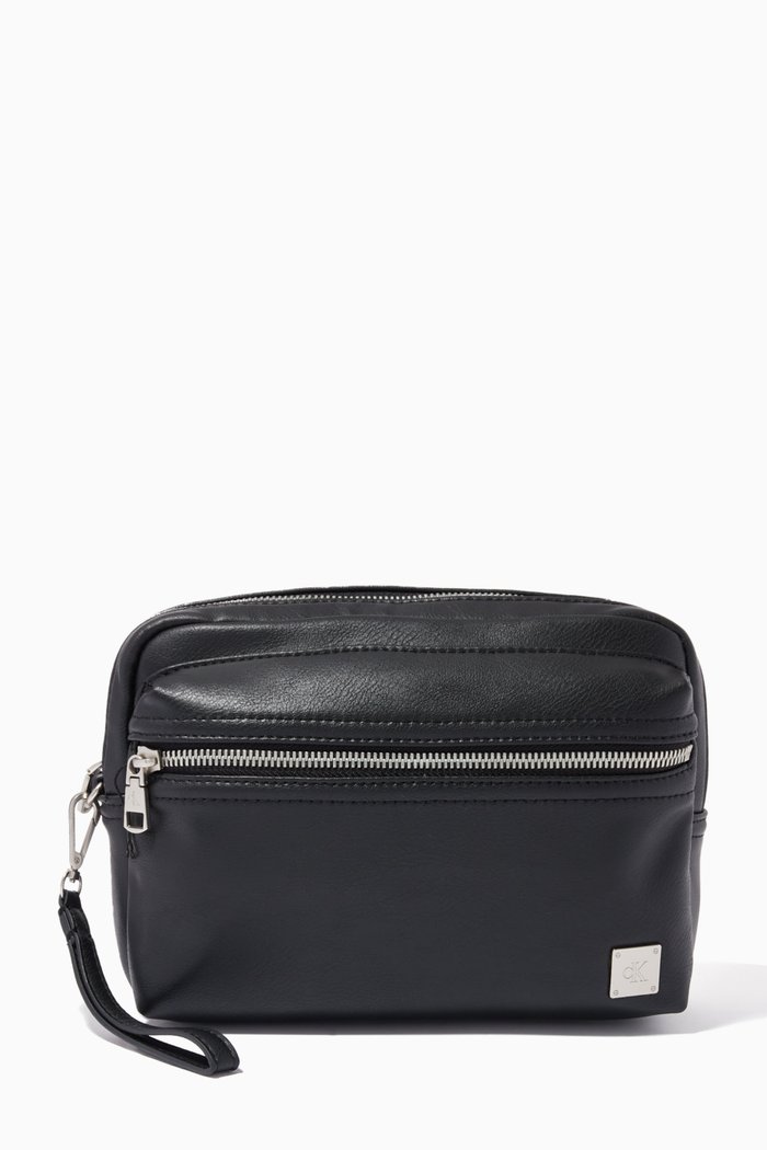 

Logo Plaque Pouch in Faux Leather, Black