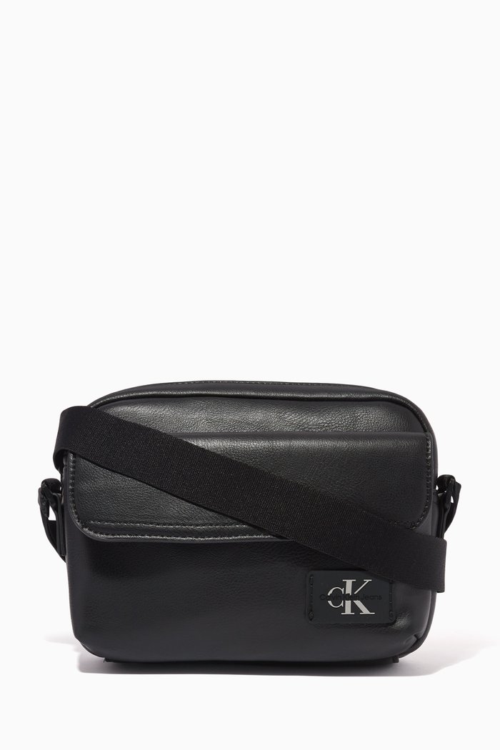 

Tagged Camera Crossbody Bag in Faux Leather, Black