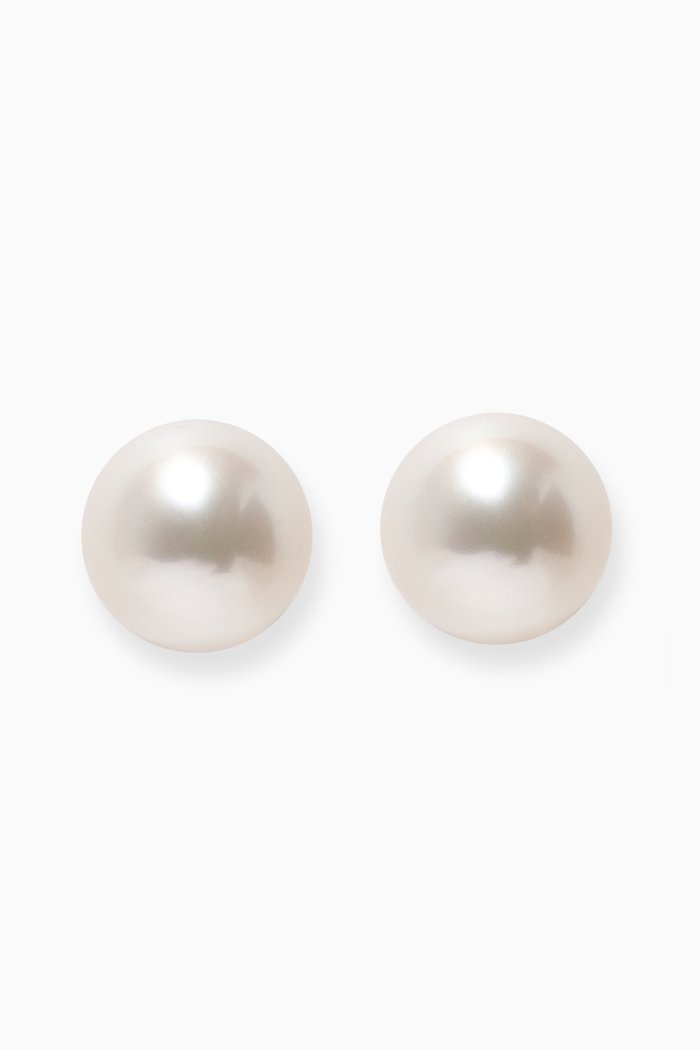 

Kiku Pearl Stud Earrings in 18kt Yellow Gold