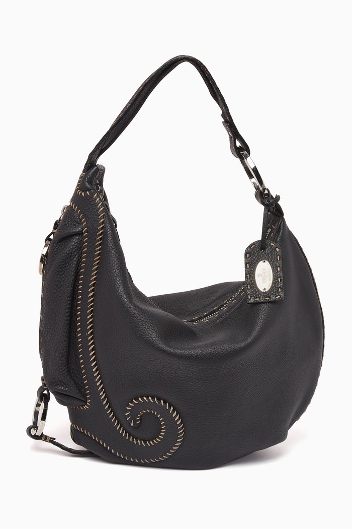 

Large Oyster Shoulder Bag in Leather, Black