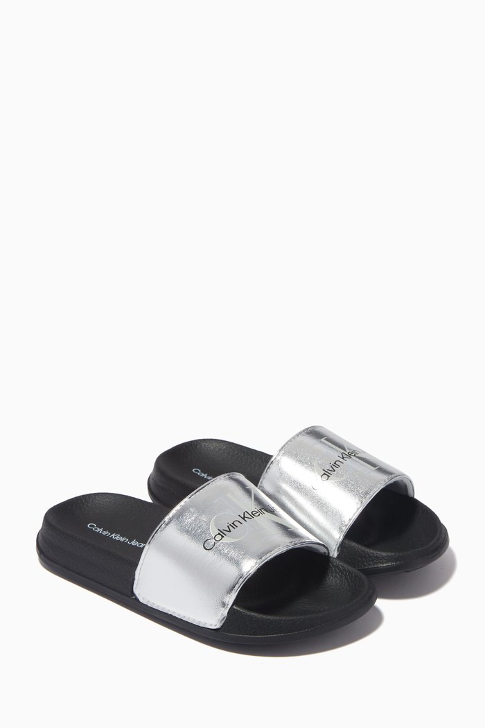

Logo Slides in Rubber, Silver