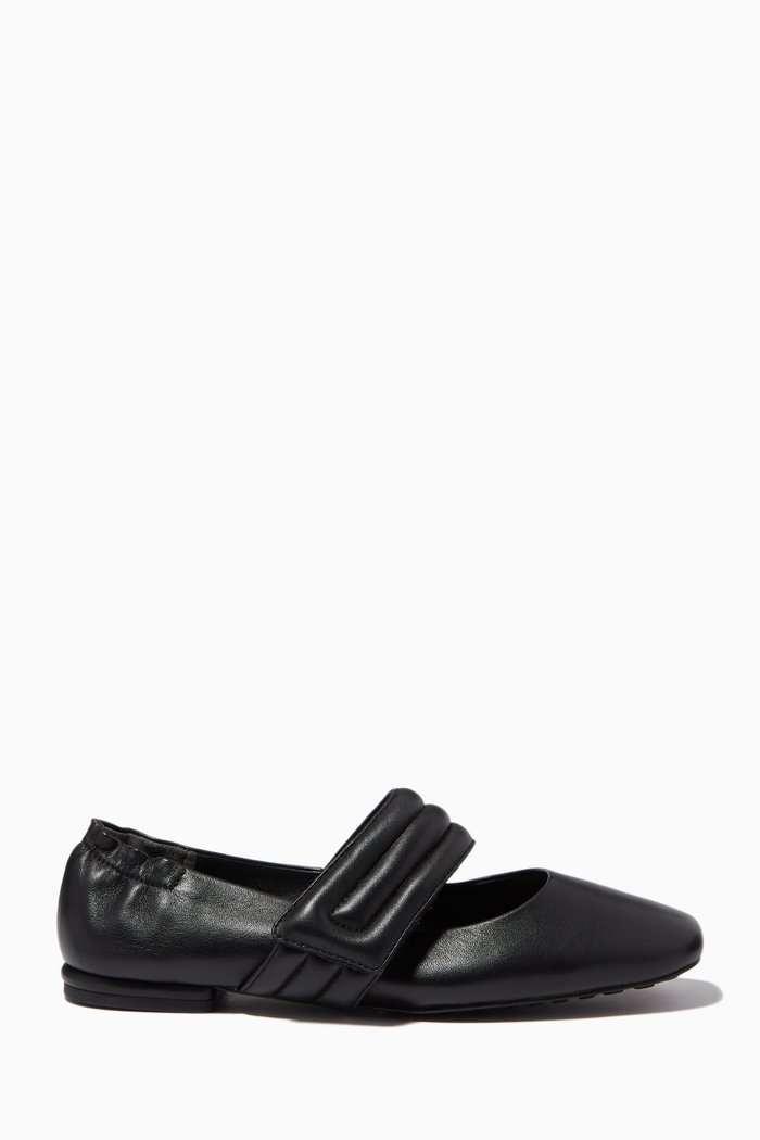 Puffed Up Mary Jane Ballet Shoes in Leather, Black