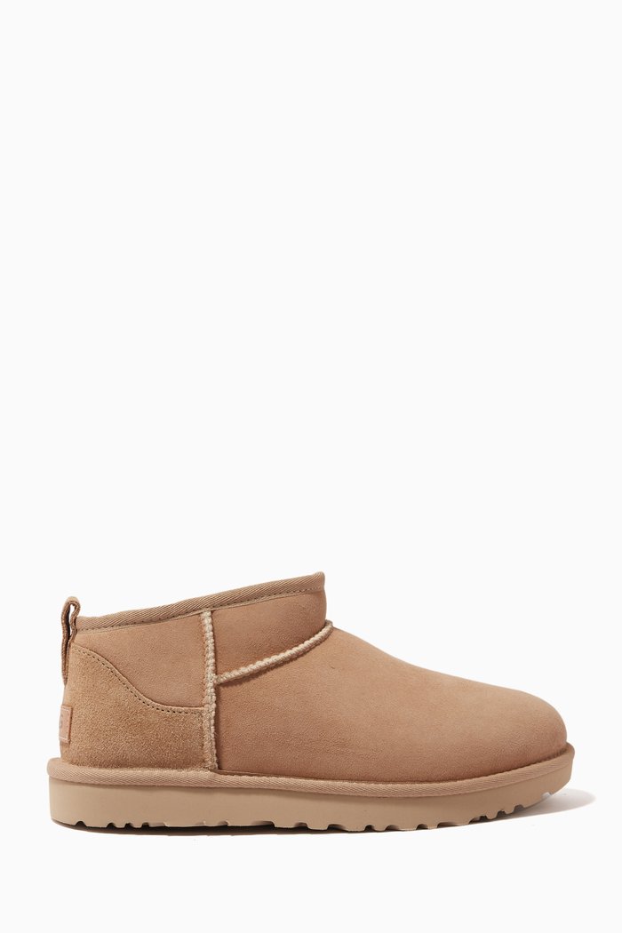 

Classic Ultra Mini Boot in Leather & Fur, Neutral