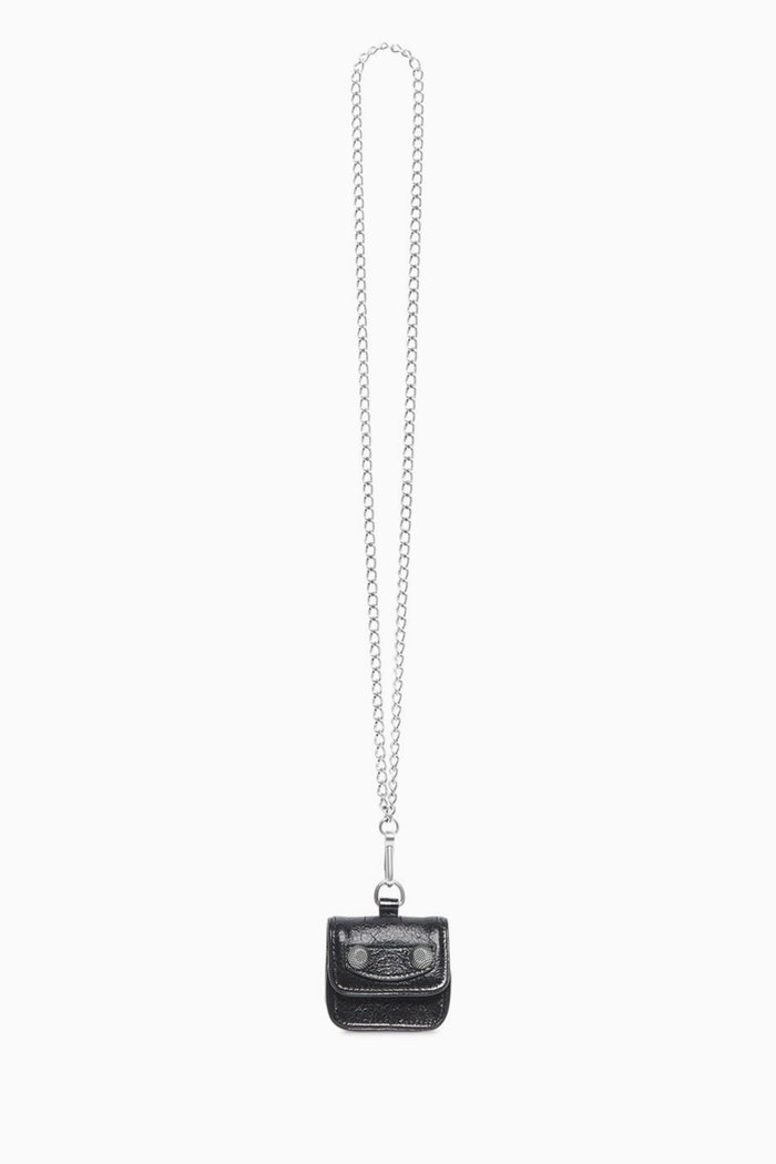 

Le Cagole Flap Earpods Case in Leather, Black