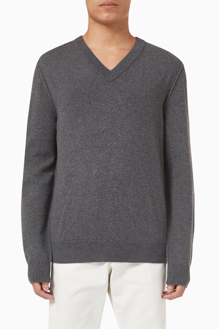 

V-Neck Sweater in Cashmere, Grey